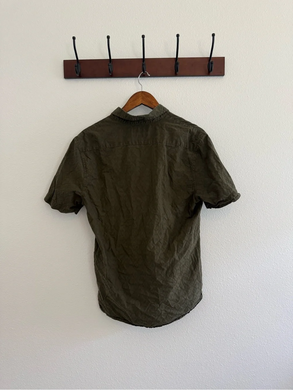 Banana Republic Men's Slim Fit Short Sleeve Button Down Shirt Olive Green Medium